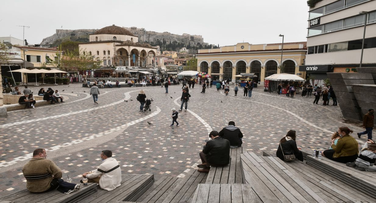 Οι ημερομηνίες «σταθμοί» για το τέλος του lockdown