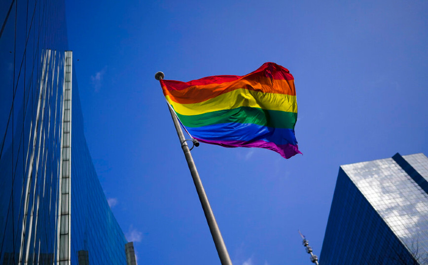 Μπορέλ για ΛΟΑΤΚΙ άτομα: Όλοι γεννιούνται ελεύθεροι και ίσοι στην αξιοπρέπεια και τα δικαιώματα