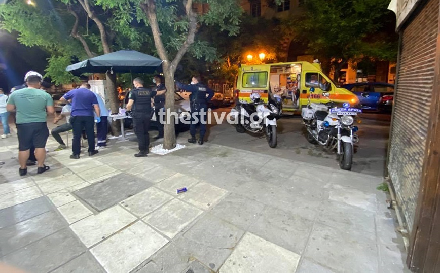 Ένα «στραβοκοίταγμα» έφερε καβγά: Τον τραυμάτισε στον λαιμό και τον εγκατέλειψε αιμόφυρτο