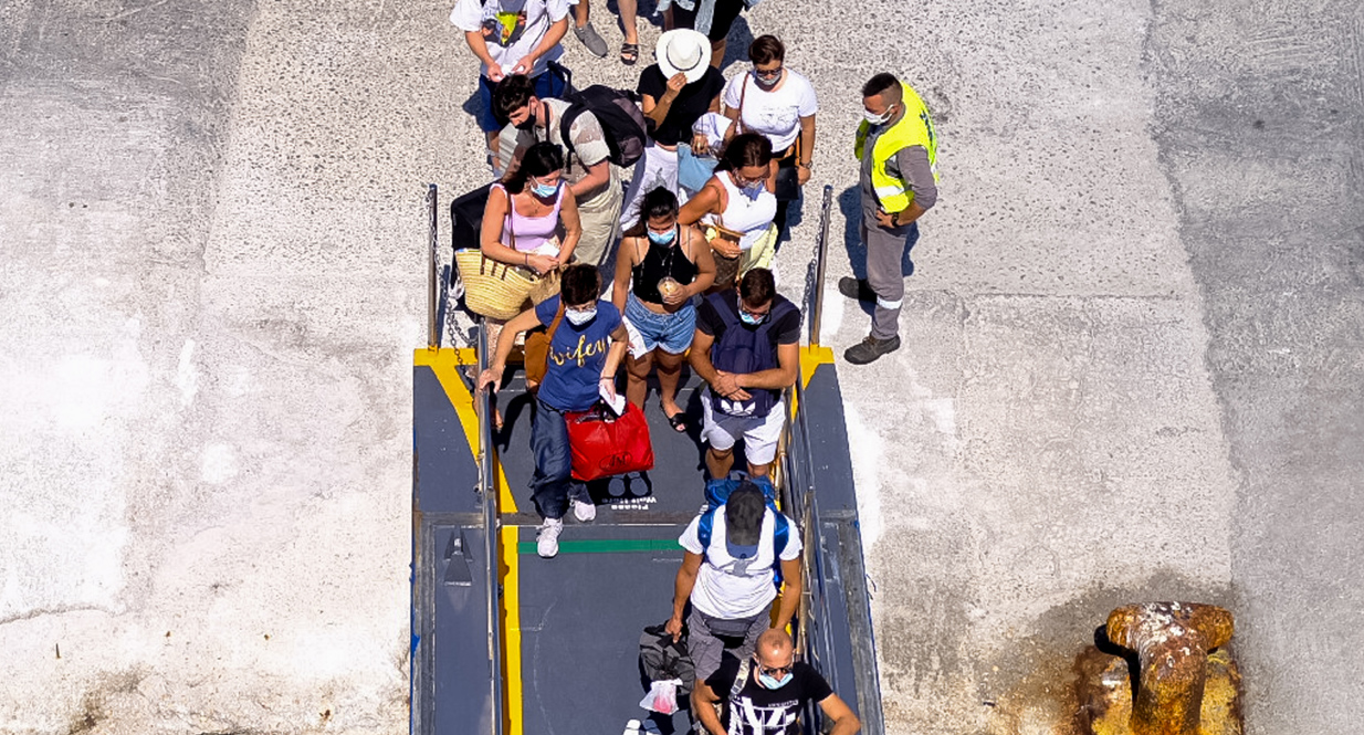 Αντίστροφη μέτρηση για άρση lockdown και άνοιγμα τουρισμού – Τι αλλάζει τις επόμενες μέρες σε μετακινήσεις, SMS, απαγόρευση κυκλοφορίας και λιανεμπόριο