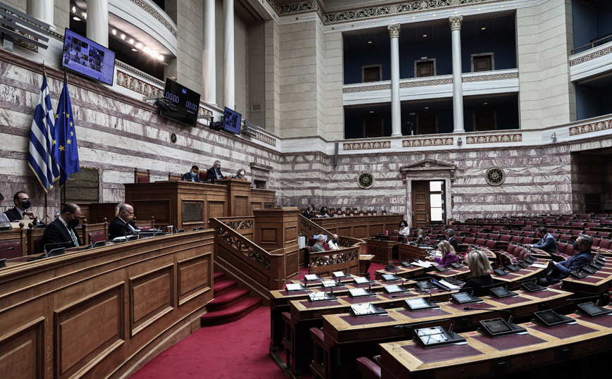 Βουλή: Εγκρίθηκε επί της αρχής το νομοσχέδιο για τη συνεπιμέλεια