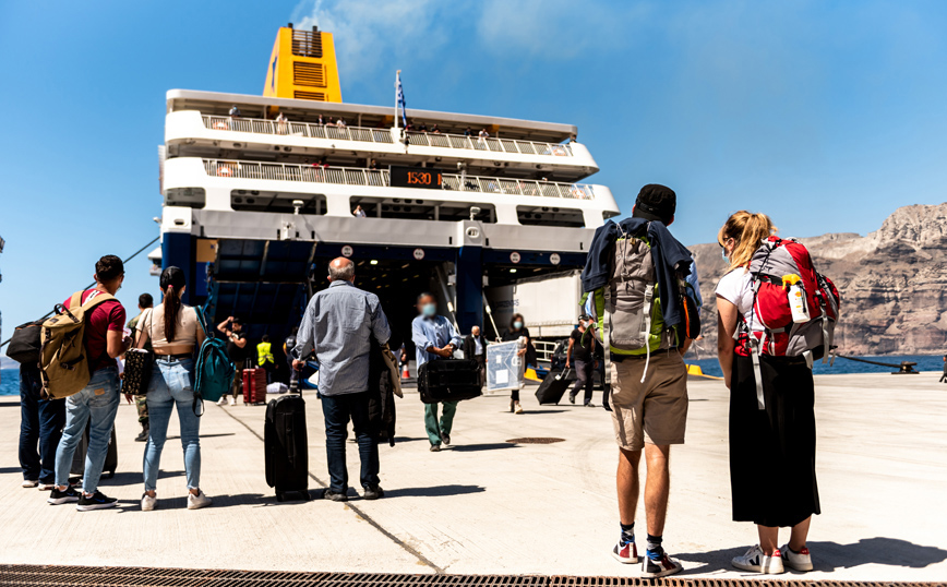 Ταξίδι με πλοίο &#8211; Πλακιωτάκης: «Μπλόκο» σε πάνω από 12.000 ταξιδιώτες &#8211; Ποιοι πρέπει να κάνουν self test στην επιστροφή