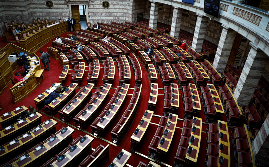 Συνεπιμέλεια: Στο επίκεντρο η από κοινού και εξίσου γονική μέριμνα &#8211; Όσα ειπώθηκαν στη Βουλή