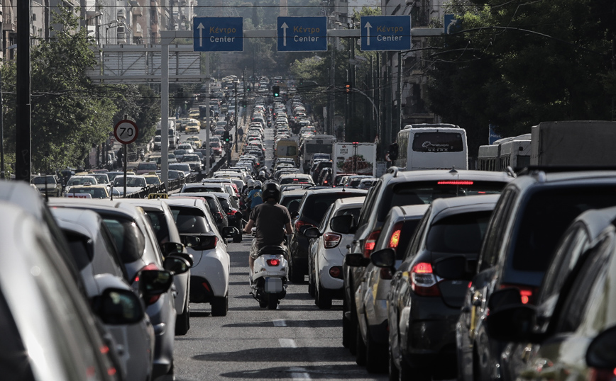 Κίνηση τώρα: Μεγάλο μποτιλιάρισμα στον Κηφισό λόγω τροχαίου