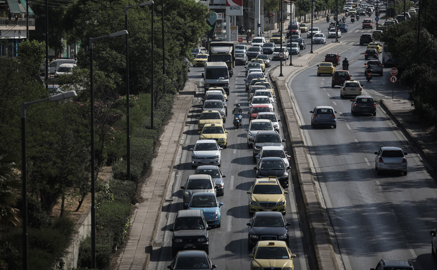 Κίνηση τώρα: Μεγάλο μποτιλιάρισμα στο Κηφισό &#8211; Ταλαιπωρία για τους οδηγούς στην εθνική οδό
