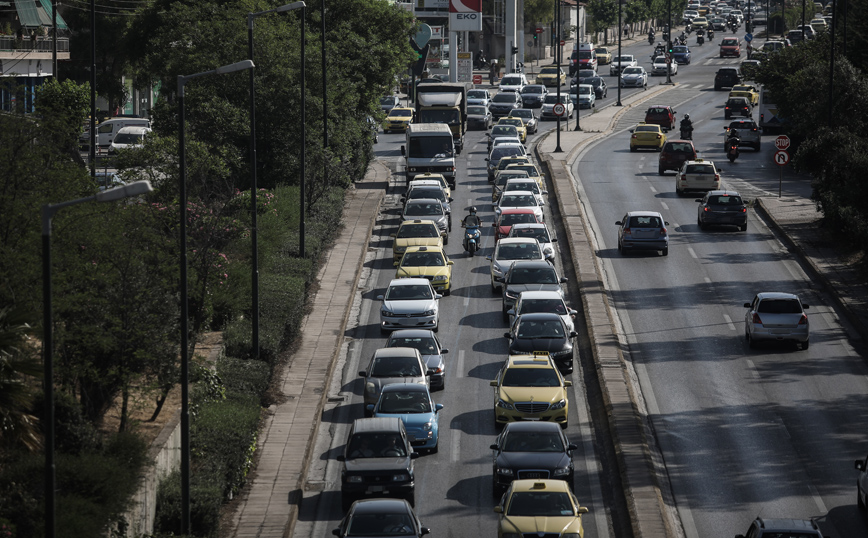 Κίνηση τώρα: Μεγάλο μποτιλιάρισμα στο Κηφισό – Ταλαιπωρία για τους οδηγούς στην εθνική οδό
