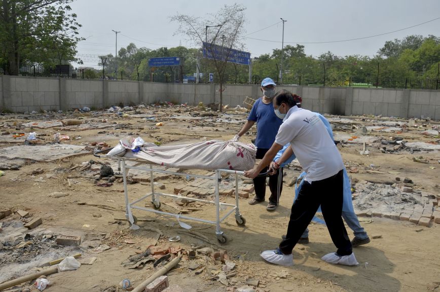 Ινδία: Νέο εθνικό ρεκόρ με 3.689 θανάτους από κορονοϊό μέσα σε 24 ώρες