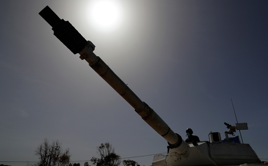 Στα ύψη η ένταση στη Μέση Ανατολή: Ισραηλινά άρματα μάχης κατά μήκος των συνόρων με τη Λωρίδα της Γάζας