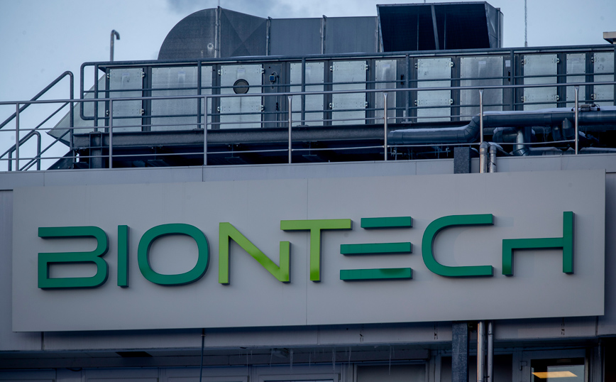 Η BioNTech αντιμέτωπη με την πρώτη αγωγή για τις φερόμενες παρενέργειες του εμβολίου κατά της covid