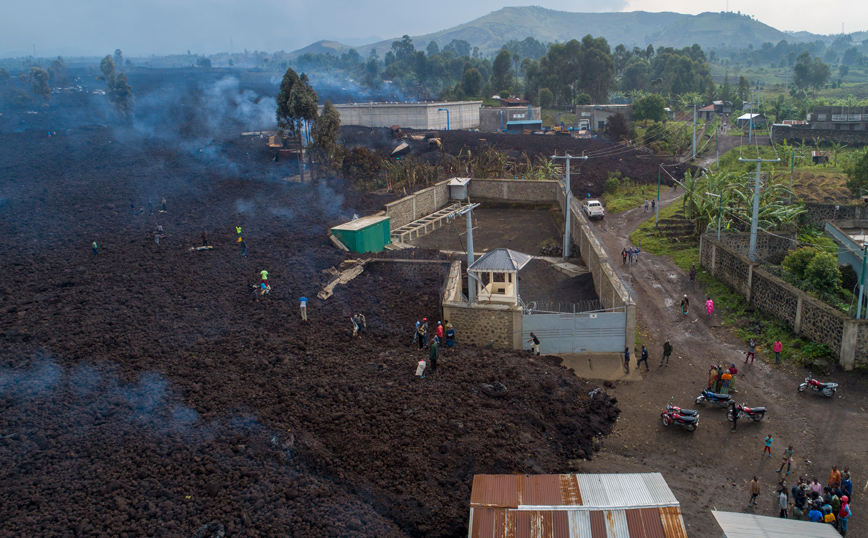 Το ηφαίστειο Νιραγκόνγκο βρυχάται, εκκενώνεται μερικώς η πόλη Γκόμα