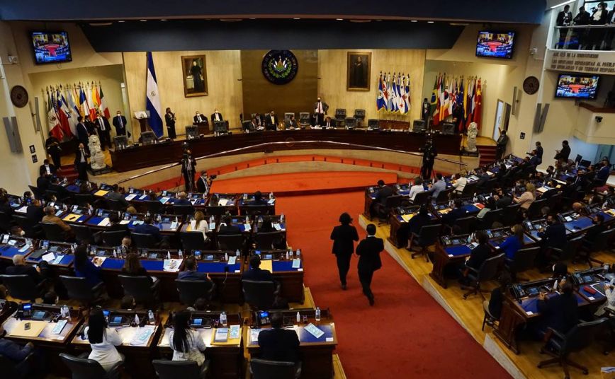 Πολιτική κρίση στο Ελ Σαλβαδόρ μετά την αποπομπή δικαστών του Ανώτατου Δικαστηρίου