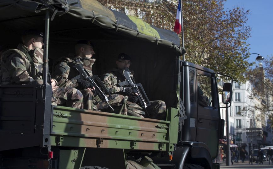 Νέο άρθρο Γάλλων στρατιωτικών με θέμα την «επιβίωση της χώρας»