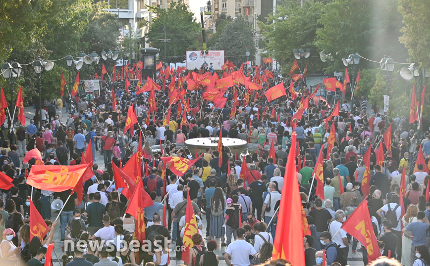 Κινητοποίηση του ΚΚΕ στο Σύνταγμα ενάντια στο νέο εργασιακό νομοσχέδιο