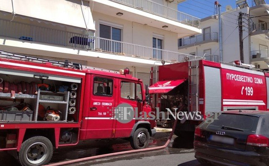 Φωτιά σε διαμέρισμα στα Χανιά &#8211; Στο νοσοκομείο ηλικιωμένος που βρισκόταν στο σπίτι