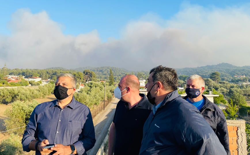 Φωτιά στο Σχίνο: Σε ετοιμότητα ο μηχανισμός της Περιφέρειας Αττικής &#8211; Στο Αλεποχώρι μετέβη ο Πατούλης