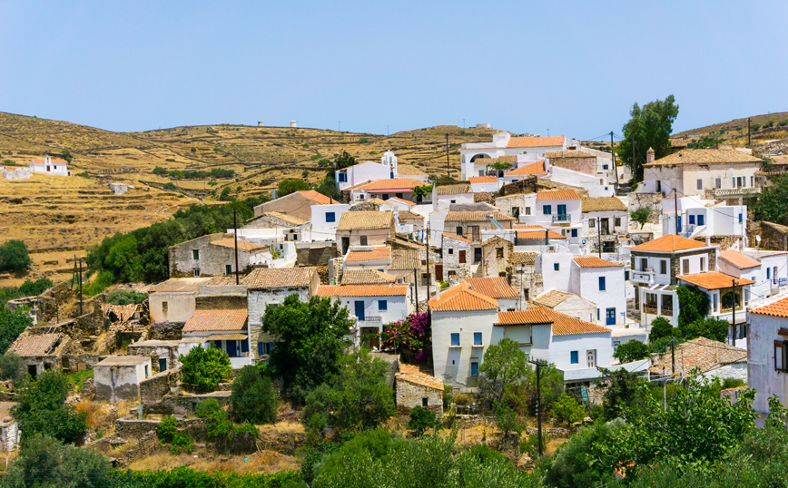 Τρία χωριά που δεν περίμενες να συναντήσεις σε δημοφιλή νησιά