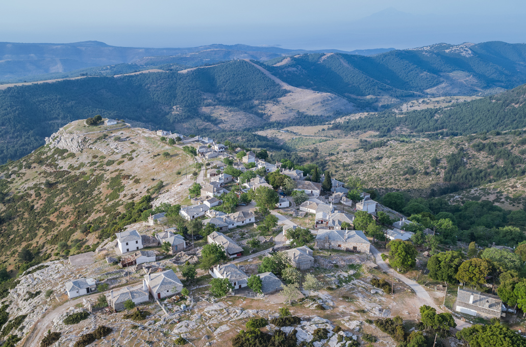 Το ερημωμένο χωριό στη Θάσο που επιβλέπει το νησί από ψηλά