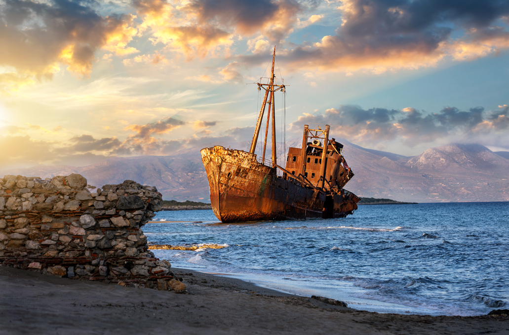 Το σκουριασμένο Ναυάγιο στο Γύθειο, σημείο αναφοράς για την περιοχή