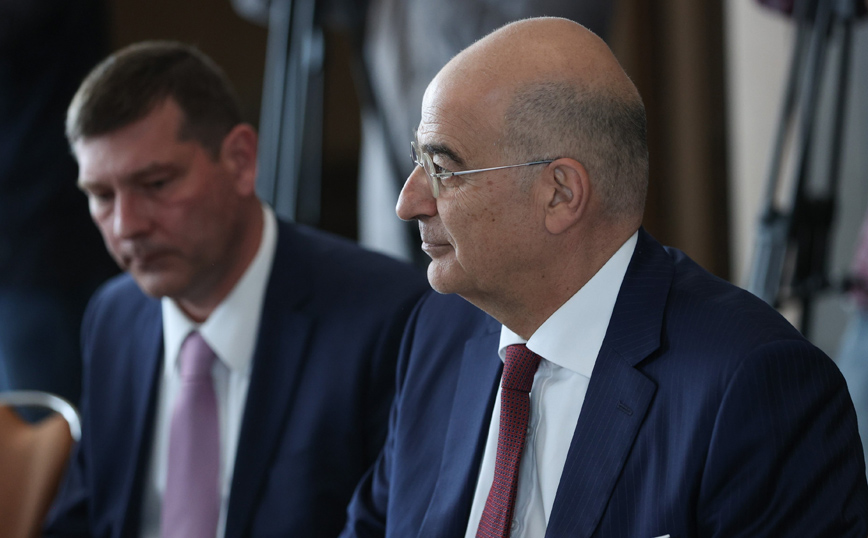 Δένδιας – Λαβρόφ: Η Τουρκία αυτοπροβάλλεται ως διάδοχος της οθωμανικής κληρονομιάς