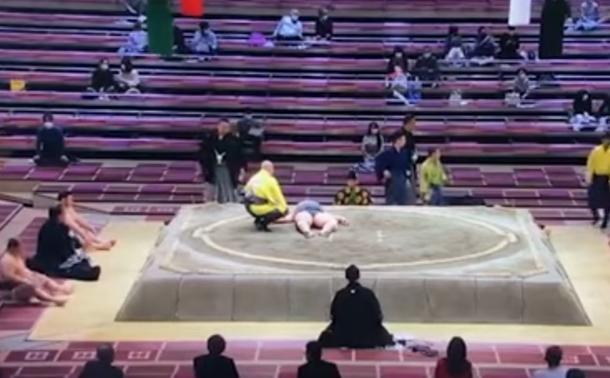 Αθλητής του σούμο τραυματίστηκε στον αγώνα και πέθανε μετά από ένα μήνα &#8211; Σοκαριστικό βίντεο
