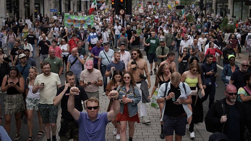 Λονδίνο: Διαδήλωση για την επαναλειτουργία των νυχτερινών κέντρων