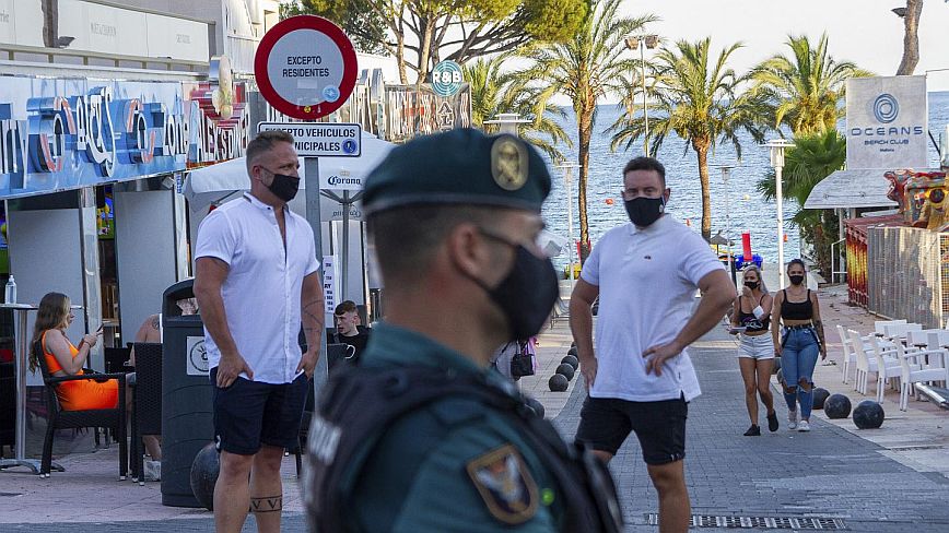 Μαγιόρκα: Ερευνάται ξέσπασμα κορονοϊού μετά τις διακοπές εκατοντάδων φοιτητών στο νησί