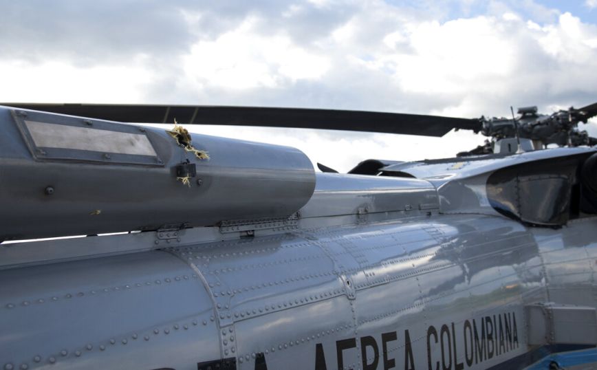 Ο πρόεδρος της Κολομβίας κατήγγειλε πως το ελικόπτερο του δέχθηκε πυρά