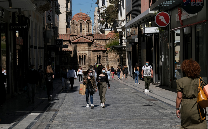 Χαρδαλιάς: Χωρίς απαγόρευση κυκλοφορίας από τη Δευτέρα &#8211; Τι αλλάζει από αύριο με μάσκες και self test