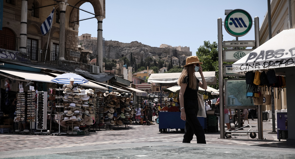 Όλα τα μέτρα που αλλάζουν: Τι θα ισχύει από την Πέμπτη με τις μάσκες – Πότε θα κυκλοφορούμε χωρίς ωράριο