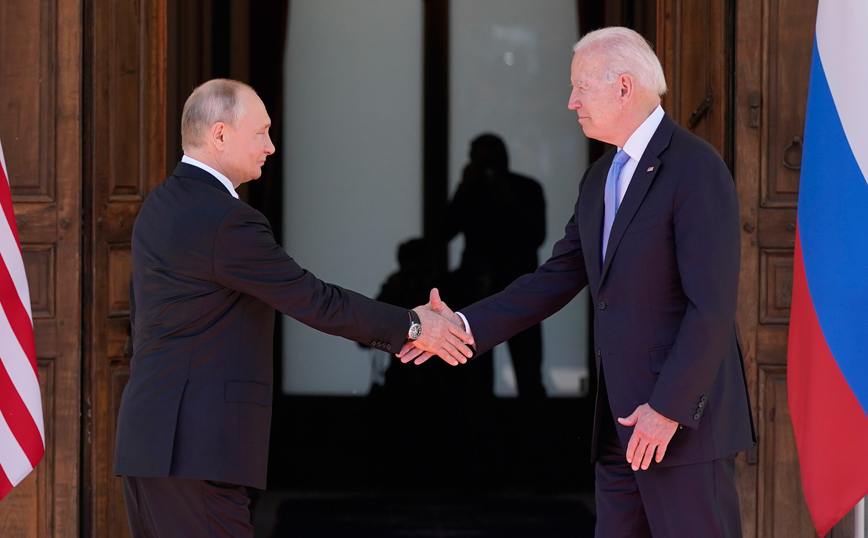 «Όπως αναμενόταν» εξελίχθηκε η συνάντηση Μπάιντεν- Πούτιν σύμφωνα με το Κρεμλίνο