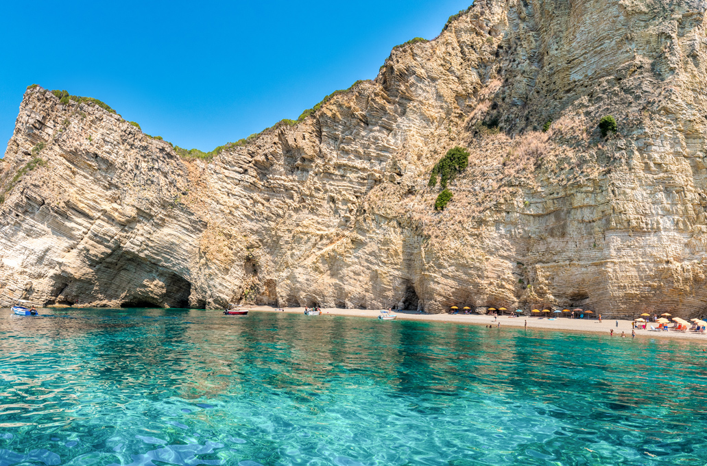 Παράδεισος, η παραλία στην Κέρκυρα που συγκλονίζει