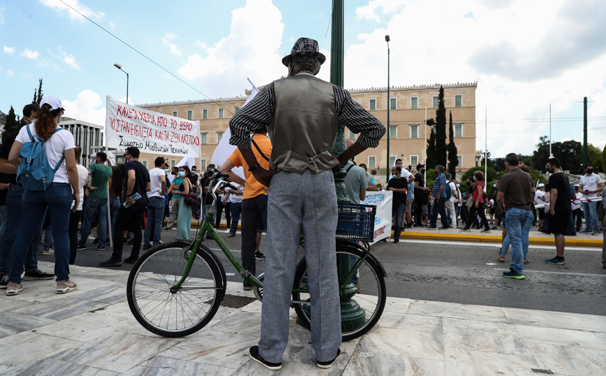 Σε 24ωρη απεργία την Τετάρτη 16/6 μετέτρεψε την στάση εργασίας το Εργατικό Κέντρο Αθήνας