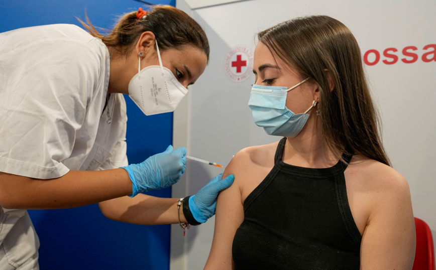 ECDC για εμβολιασμό εφήβων: Περιορισμένα τα οφέλη σε σχέση με τις μεγαλύτερες ηλικιακές ομάδες