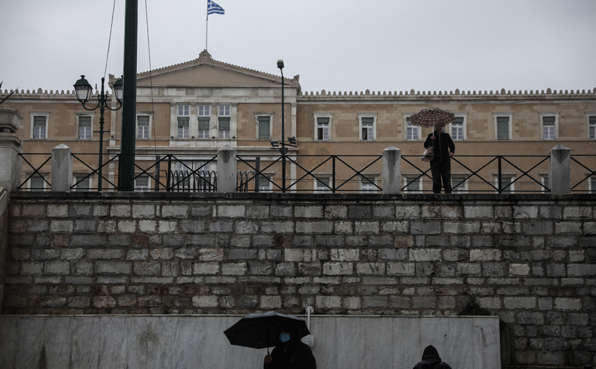 Καιρός: Επιδείνωση με βροχές και ενισχυμένους ανέμους &#8211; Πέφτει η θερμοκρασία