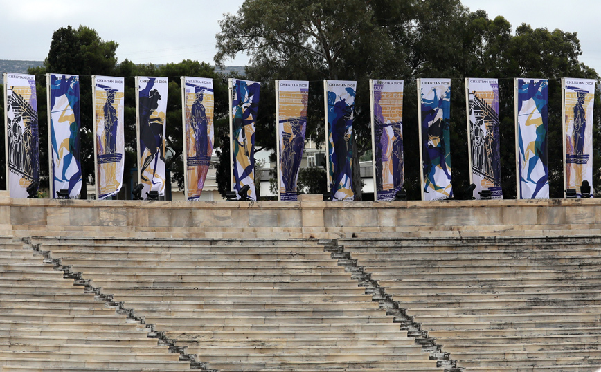 Φωτογραφίες από τις προετοιμασίες στο Καλλιμάρμαρο για την επίδειξη μόδας του Dior