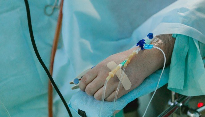 Σε κρίσιμη κατάσταση νοσηλεύεται ο 60χρονος που έπεσε στο λιμάνι του Ηρακλείου