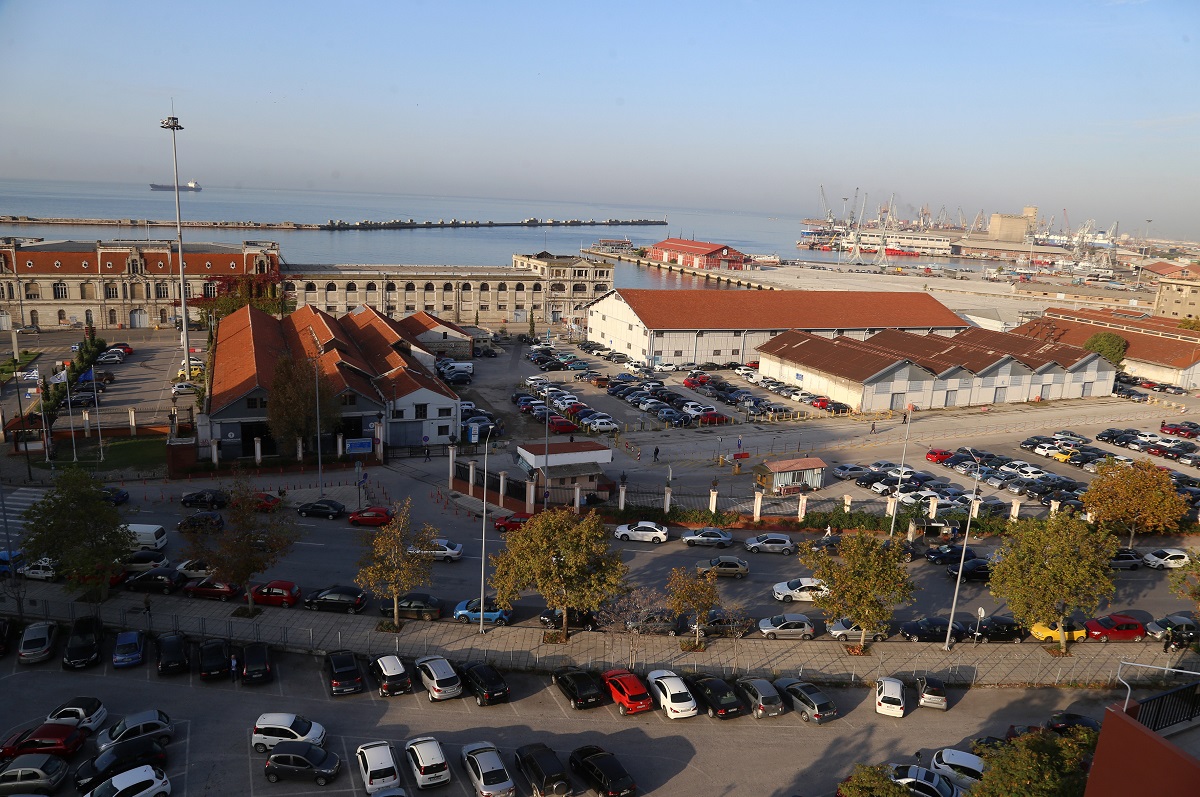 Θεσσαλονίκη: Σοβαρός τραυματισμός λιμενεργάτη από κλαρκ – Συνελήφθη ο χειριστής του