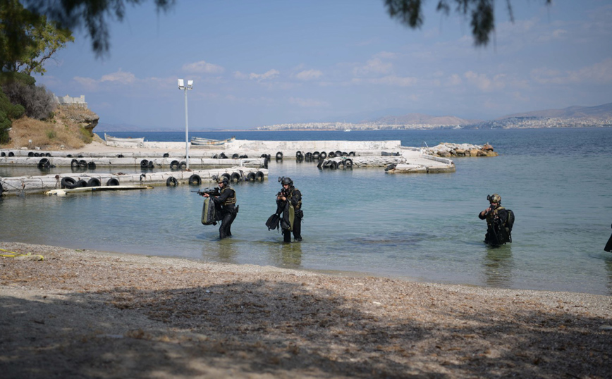 Οι «βατραχάνθρωποι» του Λιμενικού εξοπλίζονται και ενισχύονται &#8211; Eικόνες από την εκπαίδευσή τους