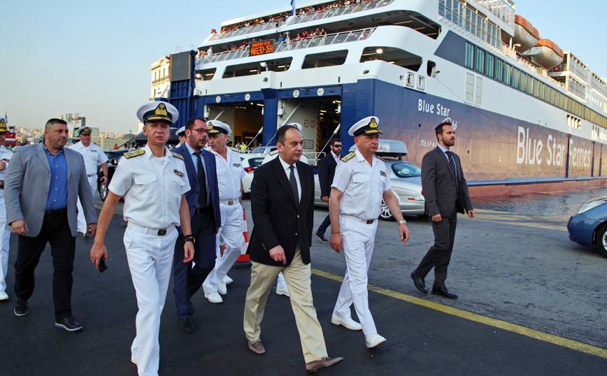 Ταξίδι με πλοίο – Πλακιωτάκης: Δεν ταξιδεύεις στα νησιά χωρίς πιστοποιητικά