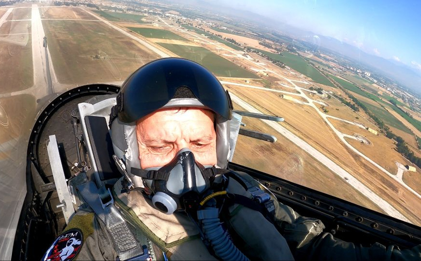 Στρατηγός Φλώρος: Με F-16 πέταξε πάνω από το μνημείο του Νικόλαου Σιαλμά στον Άγιο Ευστράτιο