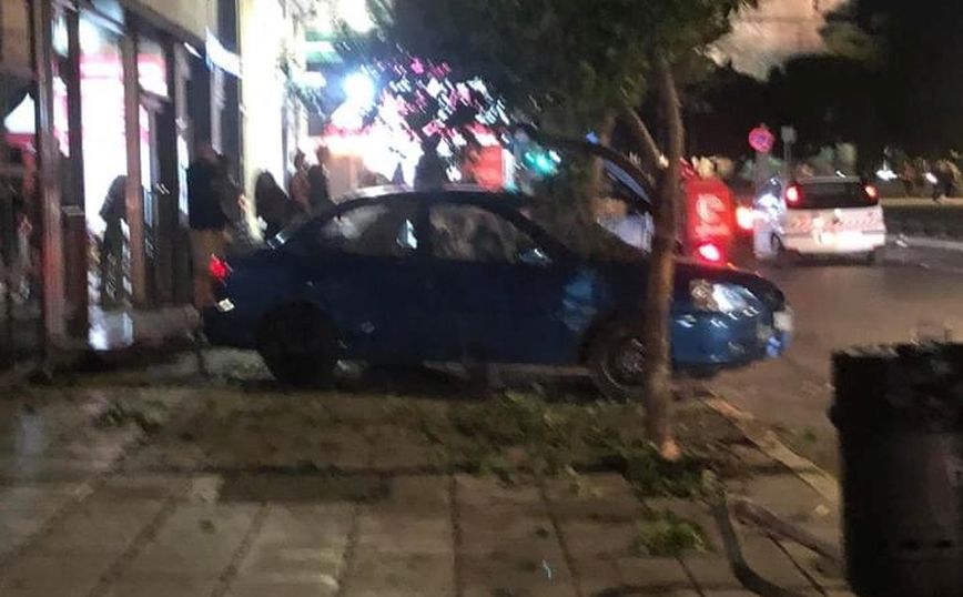 Τροχαίο στην παραλιακή της Θεσσαλονίκης τα μεσάνυχτα