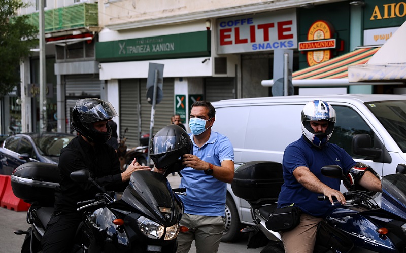 Στους δρόμους κατά του νέου εργασιακού νομοσχεδίου οι πολιτικοί αρχηγοί της αντιπολίτευσης