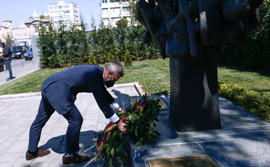 Θεσσαλονίκη: Ο γερμανός υφυπουργός Εξωτερικών τίμησε τα θύματα του Ολοκαυτώματος