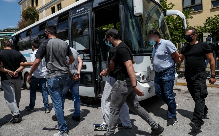 Δολοφονία στη Ζάκυνθο: Τέσσερις προφυλακίσεις για τη δολοφονία της συζύγου του νεκρού επιχειρηματία