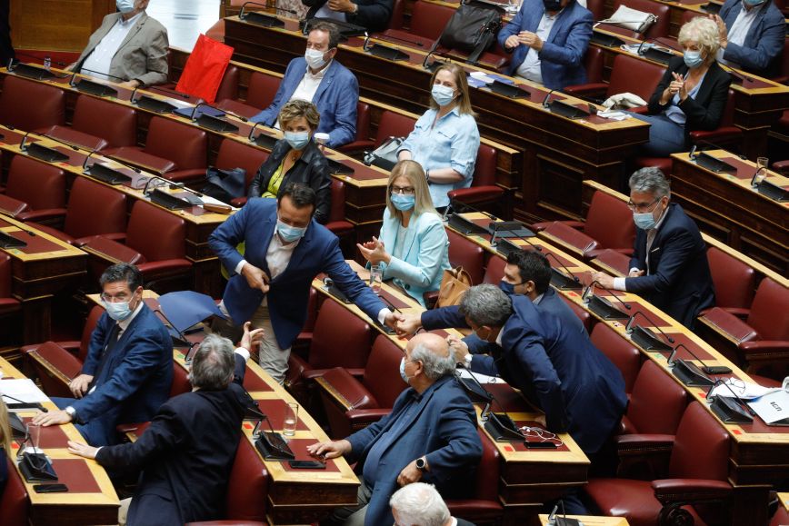 Βουλευτές ΝΔ για την υπόθεση Παππά: «Λεβέντη μου και καμάρι μου»