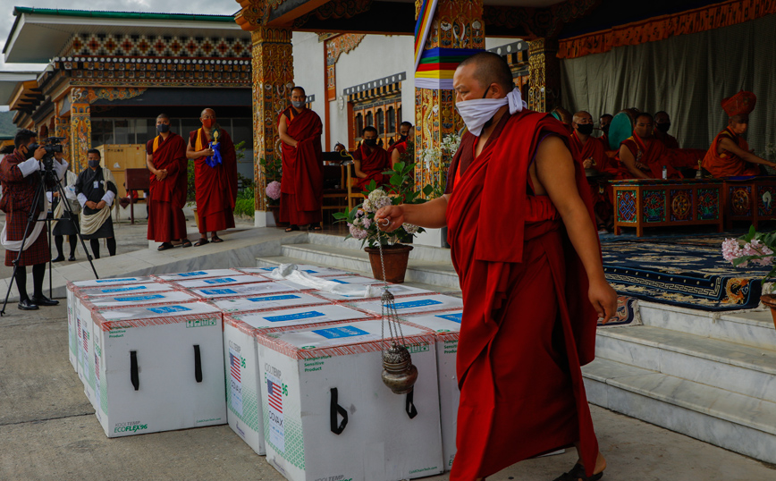 Το «success story» του Μπουτάν: Το μικρό βασίλειο των Ιμαλαΐων εμβολίασε το 85% των ενήλικων κατοίκων σε 7 ημέρες