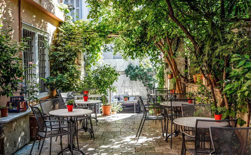 Πράσινες οάσεις για καφέ στο κέντρο της Αθήνας