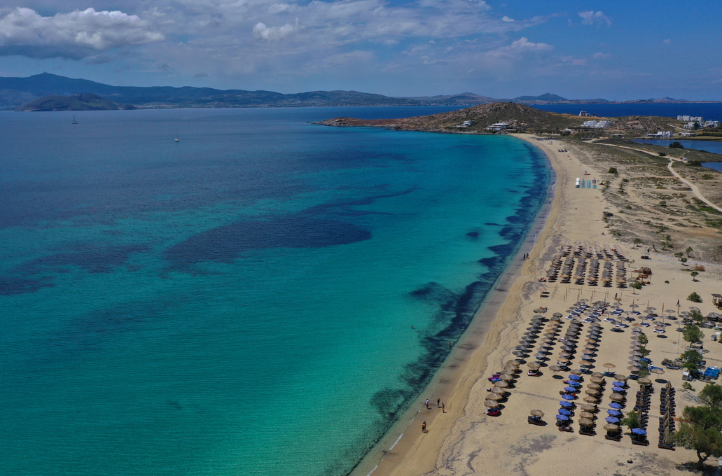 Άγιος Προκόπιος: Η παραλία στη Νάξο που θα σας πάρει τα μυαλά