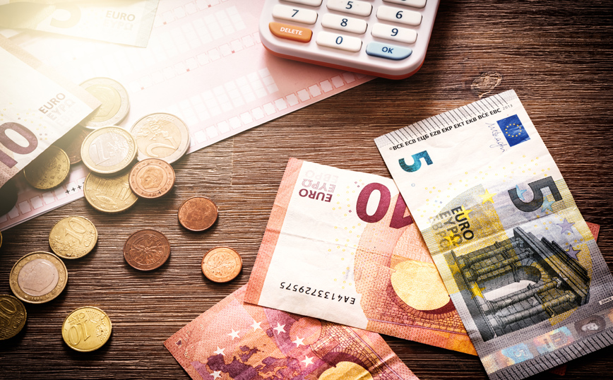 Εισπράξεις πάνω από 50 δισ. ευρώ αναμένει το δημόσιο &#8211; Οι φόροι που θα πληρώσουν νοικοκυριά και επιχειρήσεις
