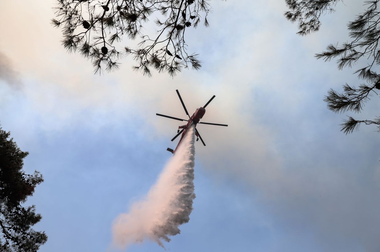 Μεγάλη φωτιά στην Αχαΐα: Μάχη με το πύρινο μέτωπο – Εκκενώνονται Ζήρια, Άνω Ζήρια, Καμάρες και Λαμπίρι &#8211; Μήνυμα του 112